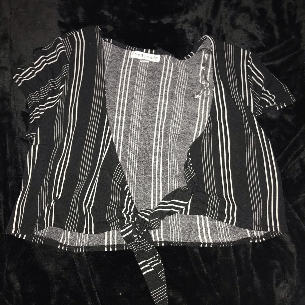 Black and White top (cropped)